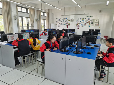 成都市文翁實(shí)驗(yàn)小學(xué) 當(dāng)技術(shù)成為畫筆，思想在平面設(shè)計(jì)中綻放